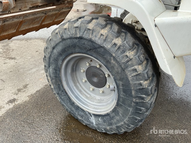 2015 Volvo L30G Wheel Loader - Gumikerekes homlokrakodó: 4 kép. 2015 Volvo L30G Wheel Loader - Gumikerekes homlokrakodó: 4 kép.