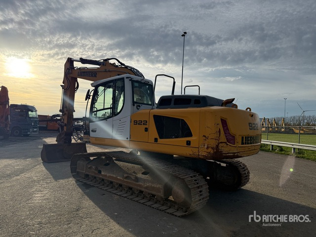 2016 Liebherr R922LC Rupsgraafmachine - Lánctalpas kotró: 3 kép. 2016 Liebherr R922LC Rupsgraafmachine - Lánctalpas kotró: 3 kép.