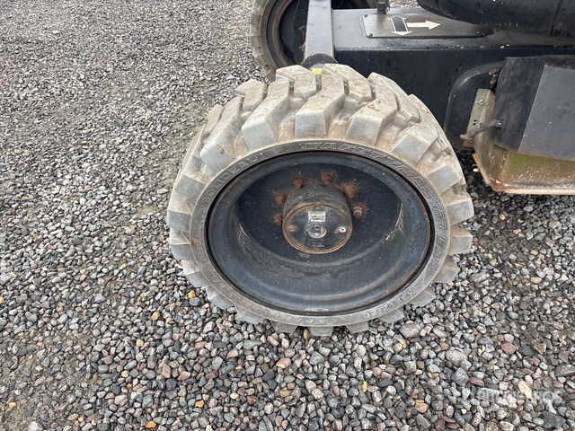 2016 Nifty-Lift HR17 4WD Hybrid Articulating Boom Lift - Személyemelő: 5 kép. 2016 Nifty-Lift HR17 4WD Hybrid Articulating Boom Lift - Személyemelő: 5 kép.