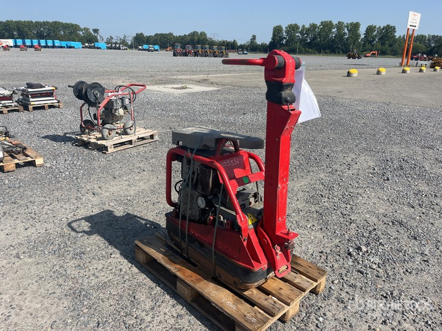2016 Wacker Neuson DPU4545 Vibratory Plate Compactor - Lapvibrátor: 4 kép. 2016 Wacker Neuson DPU4545 Vibratory Plate Compactor - Lapvibrátor: 4 kép.