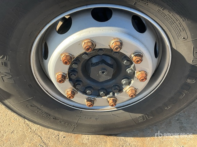 2017 Iveco AD260T 2017 Palfinger on 6x4 Flatbed Truck with Crane - Platós teherautó, Darus autó: 4 kép. 2017 Iveco AD260T 2017 Palfinger on 6x4 Flatbed Truck with Crane - Platós teherautó, Darus autó: 4 kép.