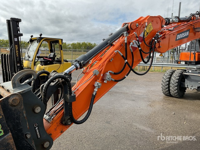 2022 Doosan DX160W-7 Wheel Excavator - Gumikerekes kotró: 5 kép. 2022 Doosan DX160W-7 Wheel Excavator - Gumikerekes kotró: 5 kép.
