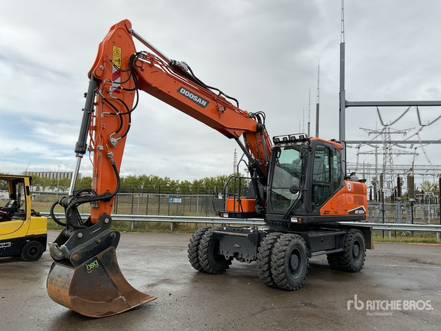 2022 Doosan DX160W-7 Wheel Excavator - Gumikerekes kotró: 3 kép. 2022 Doosan DX160W-7 Wheel Excavator - Gumikerekes kotró: 3 kép.
