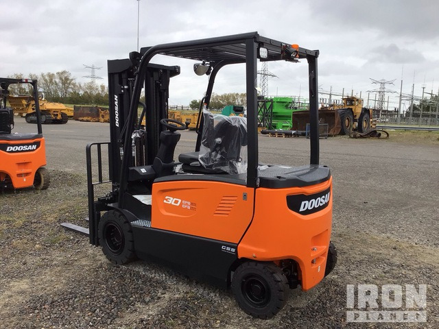 2023 Doosan B30X-7 PLUS 3000 kg (Unused) Electric Forklift - Elektromos targonca: 4 kép. 2023 Doosan B30X-7 PLUS 3000 kg (Unused) Electric Forklift - Elektromos targonca: 4 kép.