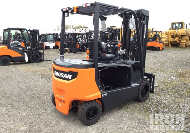2023 Doosan B35X-7 PLUS 3500 kg Electric Forklift - Elektromos targonca: 4 kép. 2023 Doosan B35X-7 PLUS 3500 kg Electric Forklift - Elektromos targonca: 4 kép.