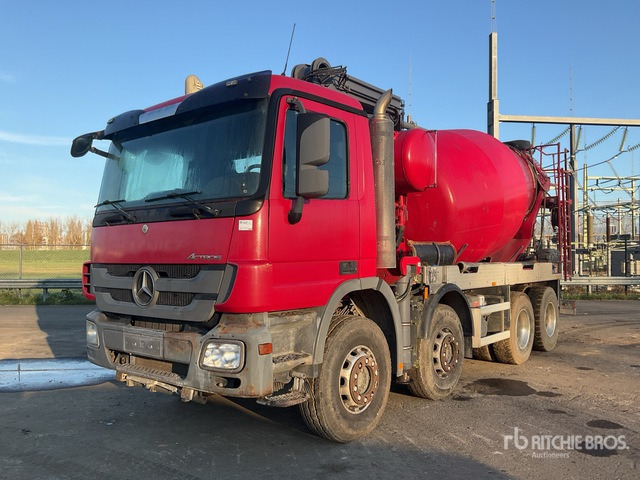 2010 Mercedes-Benz Actros 3341 8x4 Twin-Steer Mixer Truck - Egyéb gépek: 2 kép. 2010 Mercedes-Benz Actros 3341 8x4 Twin-Steer Mixer Truck - Egyéb gépek: 2 kép.