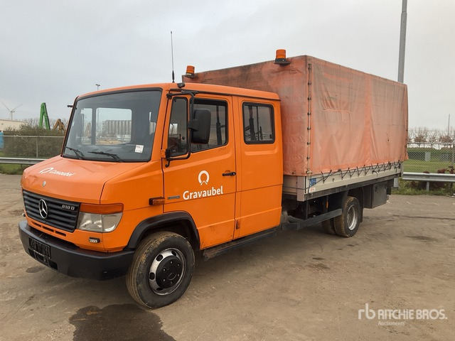 2010 Mercedes-Benz Vario 818DE 4x2 Service Truck - Egyéb gépek: 1 kép. 2010 Mercedes-Benz Vario 818DE 4x2 Service Truck - Egyéb gépek: 1 kép.
