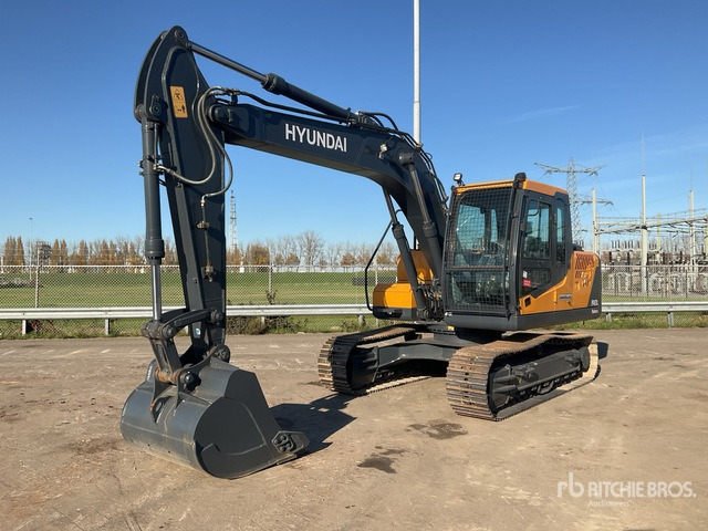 Hyundai R140L Tracked Excavator - Lánctalpas kotró: 2 kép. Hyundai R140L Tracked Excavator - Lánctalpas kotró: 2 kép.