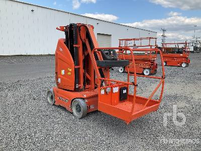 JLG TOUCAN 10E - Személyemelő: 2 kép. JLG TOUCAN 10E - Személyemelő: 2 kép.