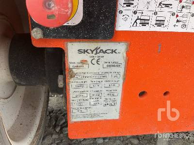 SKYJACK SJIII-3220 - Ollós emelő: 5 kép. SKYJACK SJIII-3220 - Ollós emelő: 5 kép.