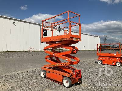 SKYJACK SJIII 3220 - Ollós emelő: 2 kép. SKYJACK SJIII 3220 - Ollós emelő: 2 kép.