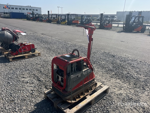 Wacker Neuson Vibratory Plate Compactor - Lapvibrátor: 1 kép. Wacker Neuson Vibratory Plate Compactor - Lapvibrátor: 1 kép.
