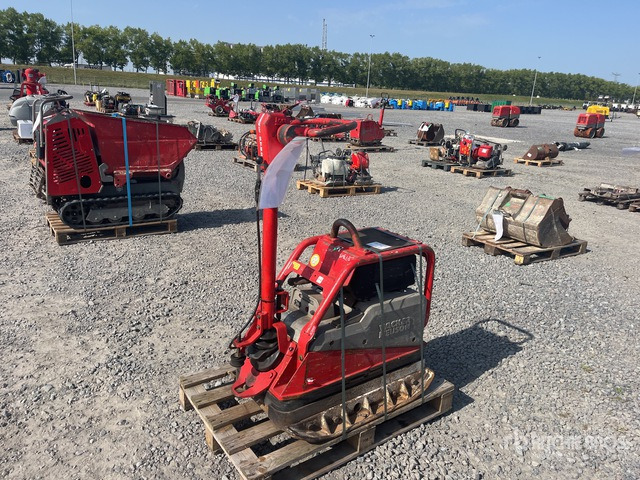 Wacker Neuson Vibratory Plate Compactor - Lapvibrátor: 3 kép. Wacker Neuson Vibratory Plate Compactor - Lapvibrátor: 3 kép.