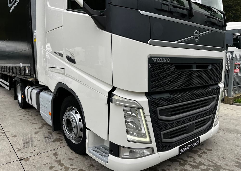 Volvo FH 500 Mega 2016 Rok + Fliegl 2017 // Oś podnoszona // Zestaw ! - Nyergesvontató, Ponyvás félpótkocsi: 4 kép. Volvo FH 500 Mega 2016 Rok + Fliegl 2017 // Oś podnoszona // Zestaw ! - Nyergesvontató, Ponyvás félpótkocsi: 4 kép.