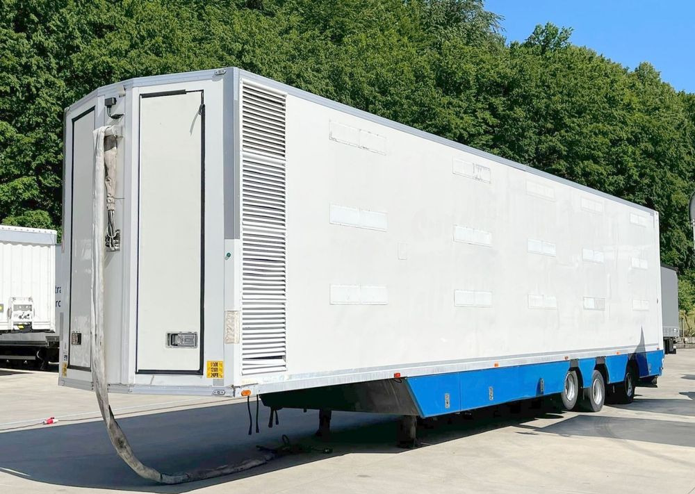 Pezzaioli HMK Industri // Do przewozu zwierząt // 2004 Rok // 3 Pokłady // Waga // Osi skrętne // Oznonacja // - Félpótkocsi állatszállító: 1 kép. Pezzaioli HMK Industri // Do przewozu zwierząt // 2004 Rok // 3 Pokłady // Waga // Osi skrętne // Oznonacja // - Félpótkocsi állatszállító: 1 kép.