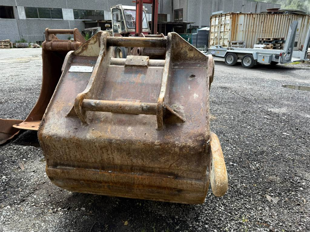 Gjerstad Grave og pusseskuffe S70 - Kotró kanál: 4 kép. Gjerstad Grave og pusseskuffe S70 - Kotró kanál: 4 kép.
