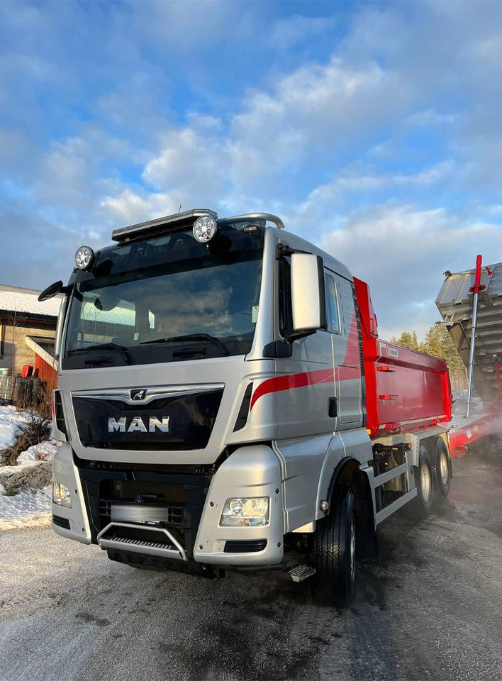 MAN TGX 26.580 6x4 - Billenőplatós teherautó: 4 kép. MAN TGX 26.580 6x4 - Billenőplatós teherautó: 4 kép.