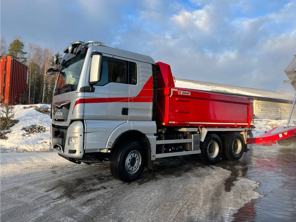 MAN TGX 26.580 6x4 - Billenőplatós teherautó: 3 kép. MAN TGX 26.580 6x4 - Billenőplatós teherautó: 3 kép.