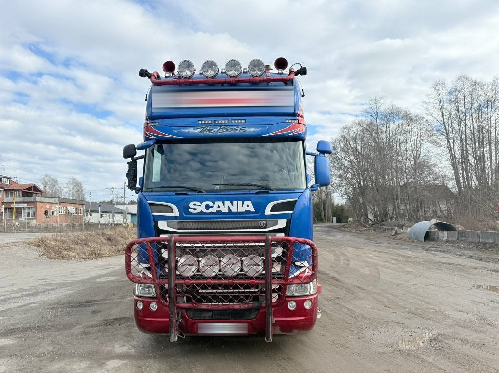 Scania R 730 6x4 Jonsered J1088S - Rönkszállító teherautó: 3 kép. Scania R 730 6x4 Jonsered J1088S - Rönkszállító teherautó: 3 kép.