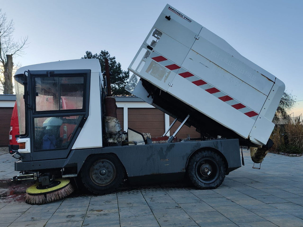 Diversen Yno Ravo 5002 530 C 540 NA CZĘŚCI Mathieu Yno Ravo 5002 530 C 540 NA CZ - Utcaseprő gép: 2 kép. Diversen Yno Ravo 5002 530 C 540 NA CZĘŚCI Mathieu Yno Ravo 5002 530 C 540 NA CZ - Utcaseprő gép: 2 kép.