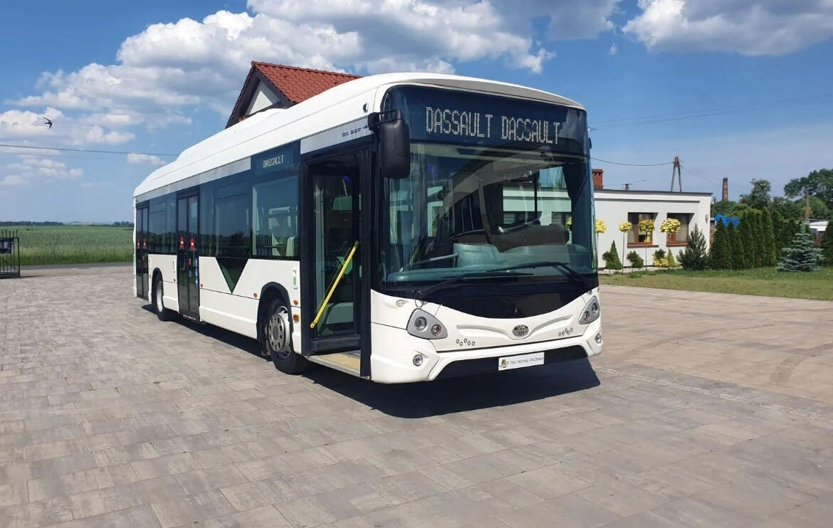 HeuliezBus GX 337 HYBRYDA - Városi busz: 1 kép. HeuliezBus GX 337 HYBRYDA - Városi busz: 1 kép.