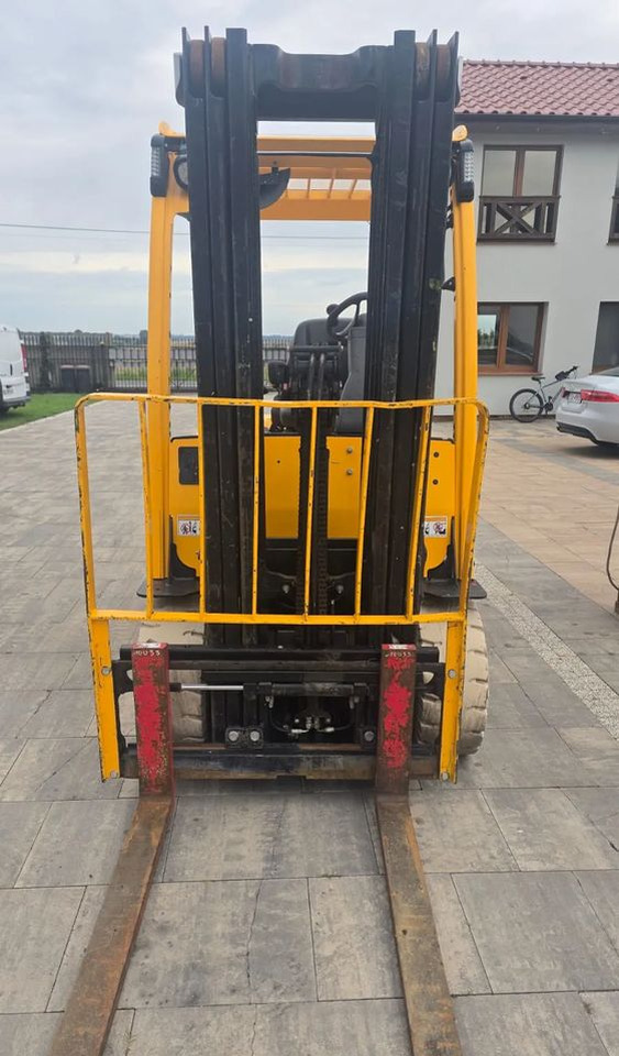 Hyster J2.5XN - Elektromos targonca: 2 kép. Hyster J2.5XN - Elektromos targonca: 2 kép.