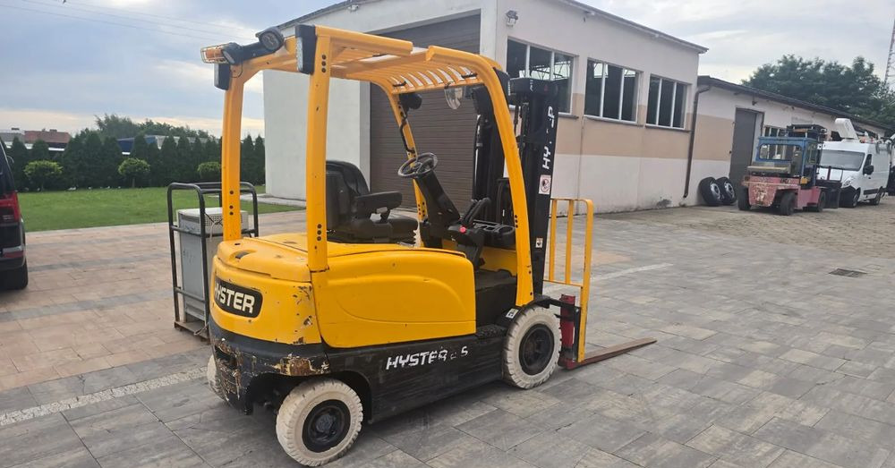 Hyster J2.5XN - Elektromos targonca: 3 kép. Hyster J2.5XN - Elektromos targonca: 3 kép.