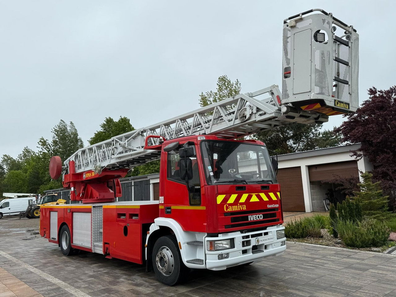 Iveco 130E23 - Tűzoltóautó: 1 kép. Iveco 130E23 - Tűzoltóautó: 1 kép.