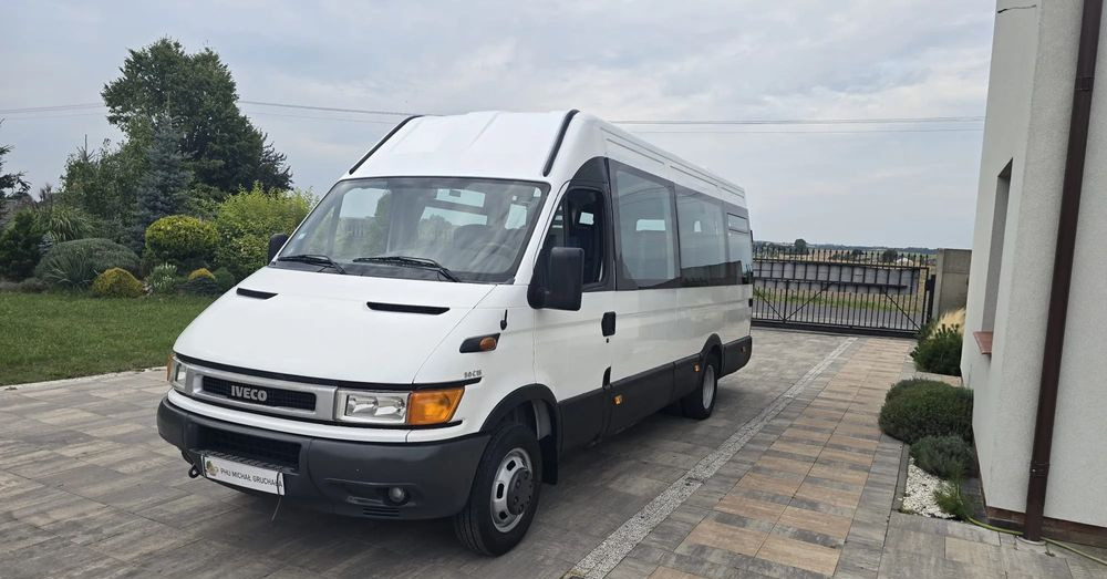 Iveco 50c15 - Minibusz, Kisbusz: 2 kép. Iveco 50c15 - Minibusz, Kisbusz: 2 kép.