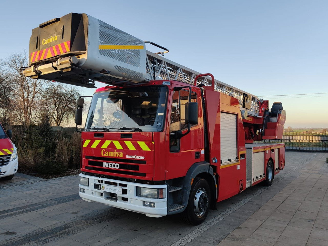Iveco EuroCargo 130 130E24 - Tűzoltóautó: 3 kép. Iveco EuroCargo 130 130E24 - Tűzoltóautó: 3 kép.