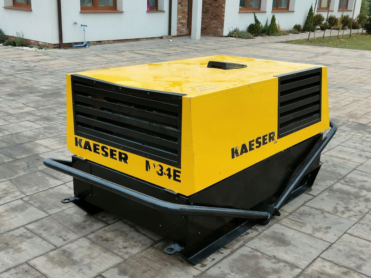 Kaeser M34E Sprężarka Elektryczna Kompresor 3.4 m3/min 22 KW - Légkompresszor: 3 kép. Kaeser M34E Sprężarka Elektryczna Kompresor 3.4 m3/min 22 KW - Légkompresszor: 3 kép.