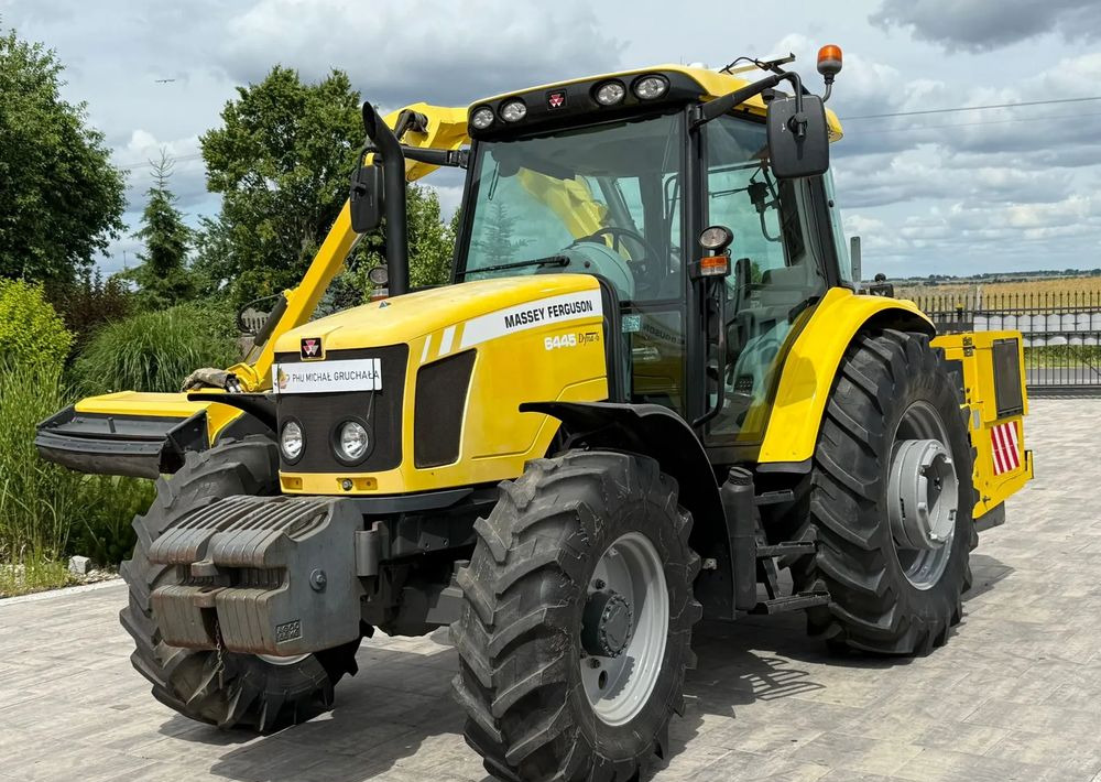 Massey Ferguson 6445 - Traktor: 3 kép. Massey Ferguson 6445 - Traktor: 3 kép.