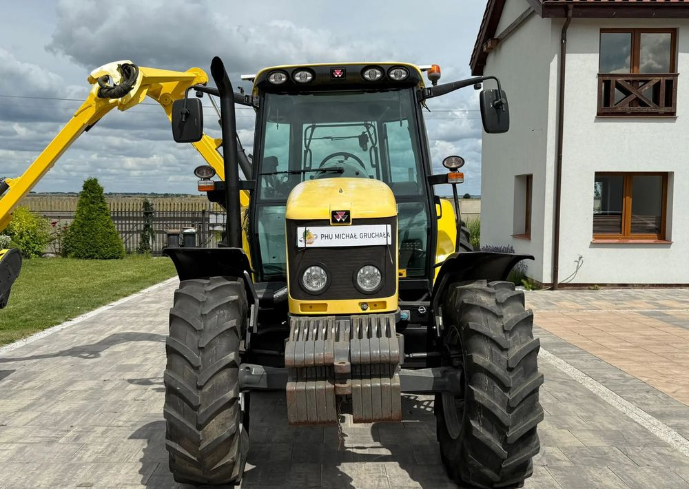 Massey Ferguson 6445 - Traktor: 2 kép. Massey Ferguson 6445 - Traktor: 2 kép.