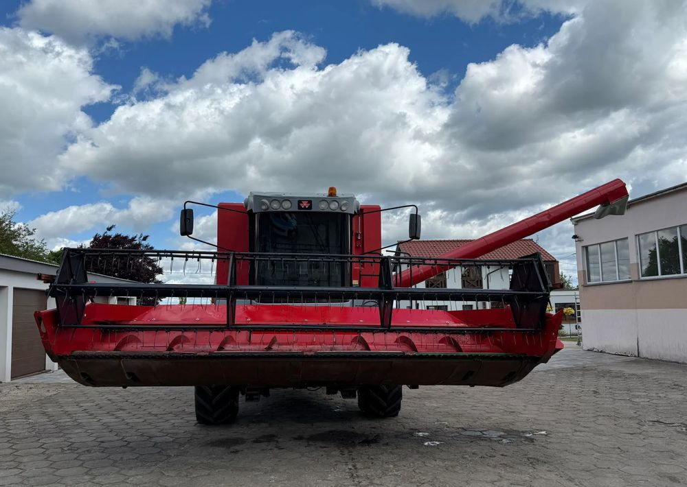 Massey Ferguson 7254 - Kombájn: 2 kép. Massey Ferguson 7254 - Kombájn: 2 kép.