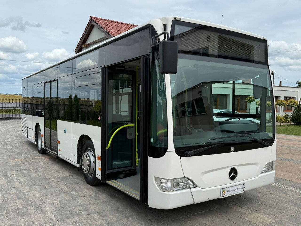 Mercedes-Benz Citaro 0530K Autobus miejski 2011 ROK 10.5Metra Euro 5 Film - Városi busz: 1 kép. Mercedes-Benz Citaro 0530K Autobus miejski 2011 ROK 10.5Metra Euro 5 Film - Városi busz: 1 kép.