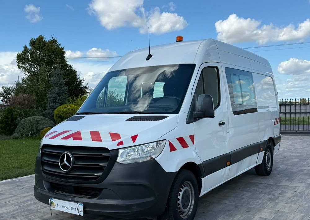 Mercedes-Benz Sprinter 314 CDI - Duplakabinos kisteherautó: 1 kép. Mercedes-Benz Sprinter 314 CDI - Duplakabinos kisteherautó: 1 kép.