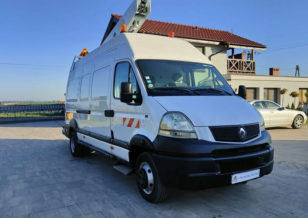 Renault Mascott - Emelőkosaras teherautó: 1 kép. Renault Mascott - Emelőkosaras teherautó: 1 kép.