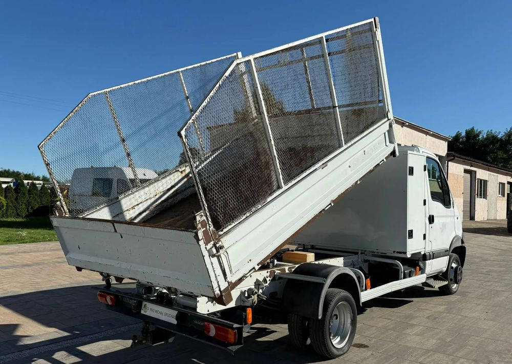 Renault Mascott - Billenőplatós kisteherautó: 3 kép. Renault Mascott - Billenőplatós kisteherautó: 3 kép.