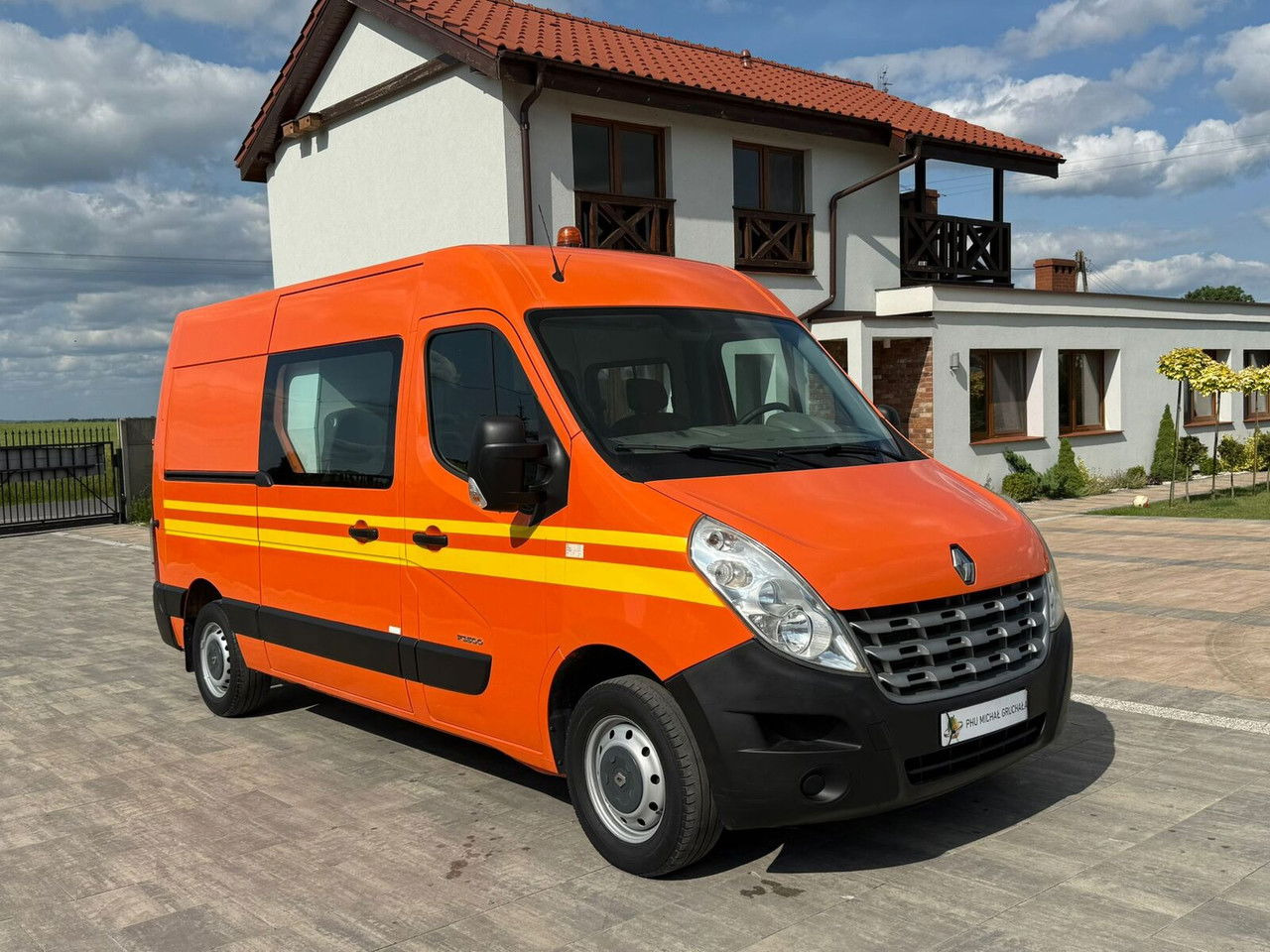 Renault Master 2.3 Brygadówka Doka 7 osobowy Tylko 138TYS Przebiegu Klim - Furgon: 1 kép. Renault Master 2.3 Brygadówka Doka 7 osobowy Tylko 138TYS Przebiegu Klim - Furgon: 1 kép.