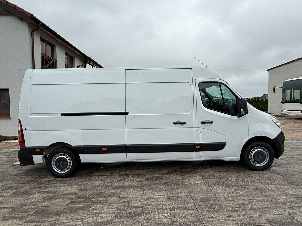 Renault Master 2.3 - Furgon: 4 kép. Renault Master 2.3 - Furgon: 4 kép.