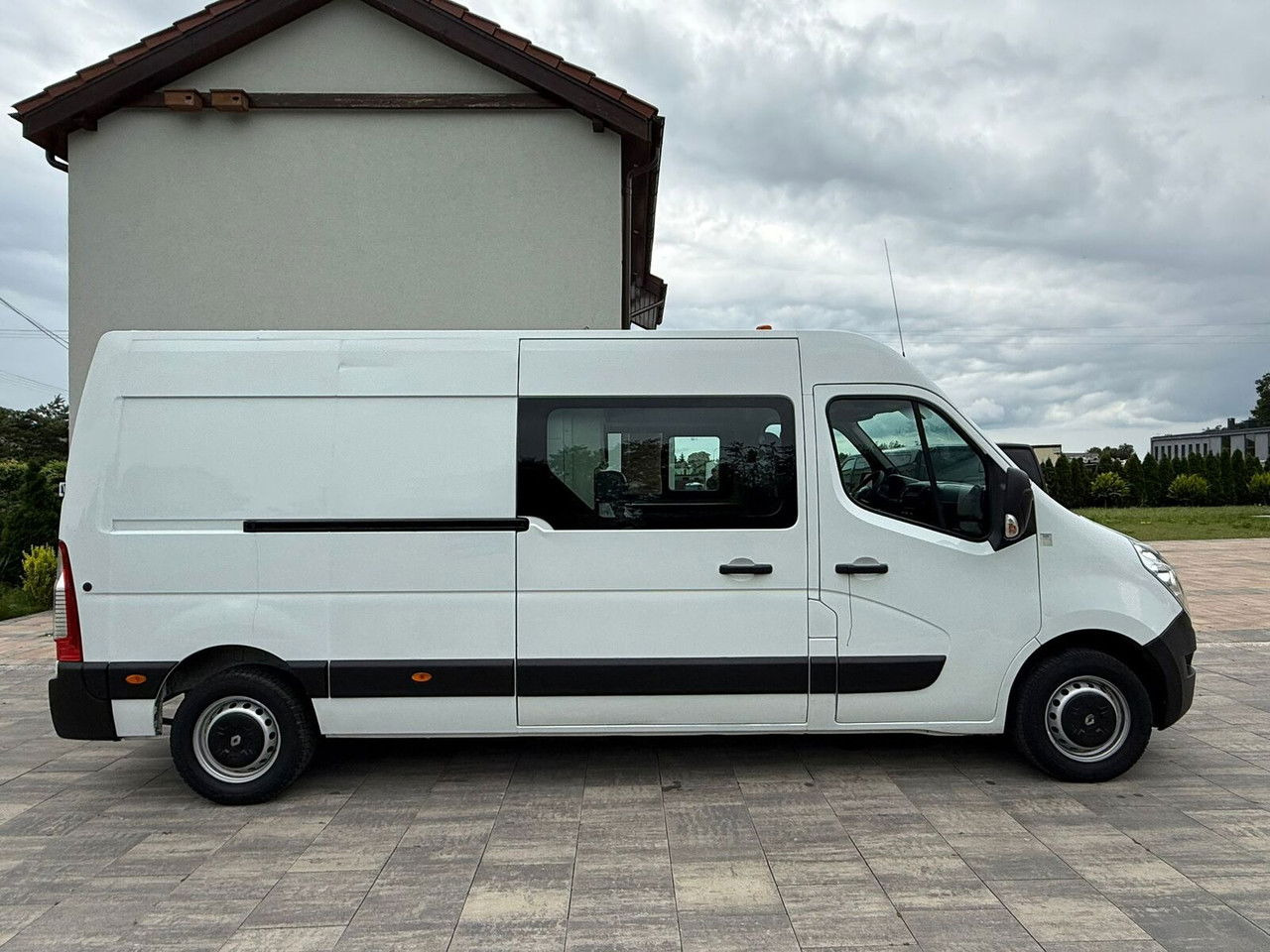 Renault Master L3H2 2016 Rok Doka Brygadówka 7-Miejsc Klima Kamera - Furgon: 4 kép. Renault Master L3H2 2016 Rok Doka Brygadówka 7-Miejsc Klima Kamera - Furgon: 4 kép.