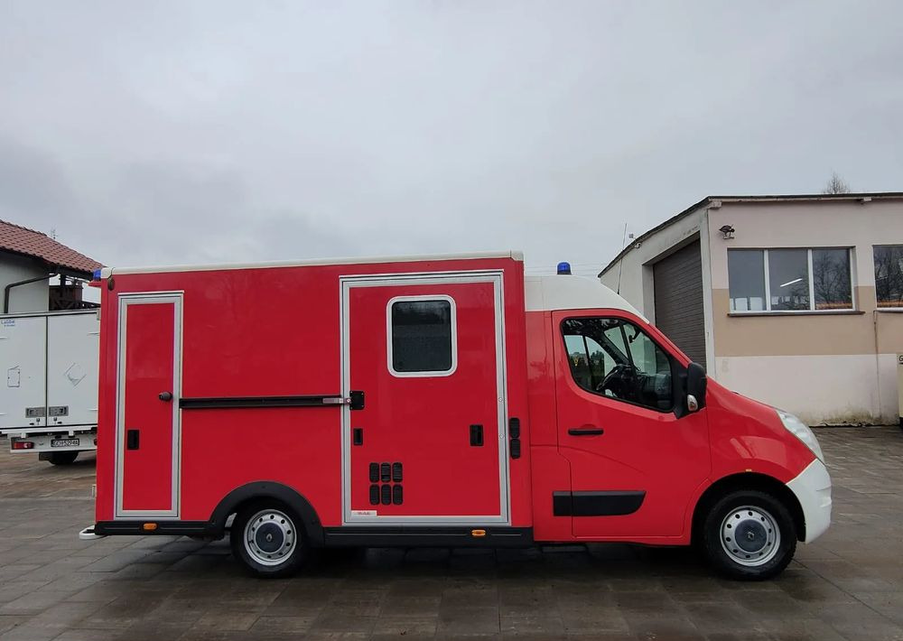 Renault Master - Mentőautó: 4 kép. Renault Master - Mentőautó: 4 kép.