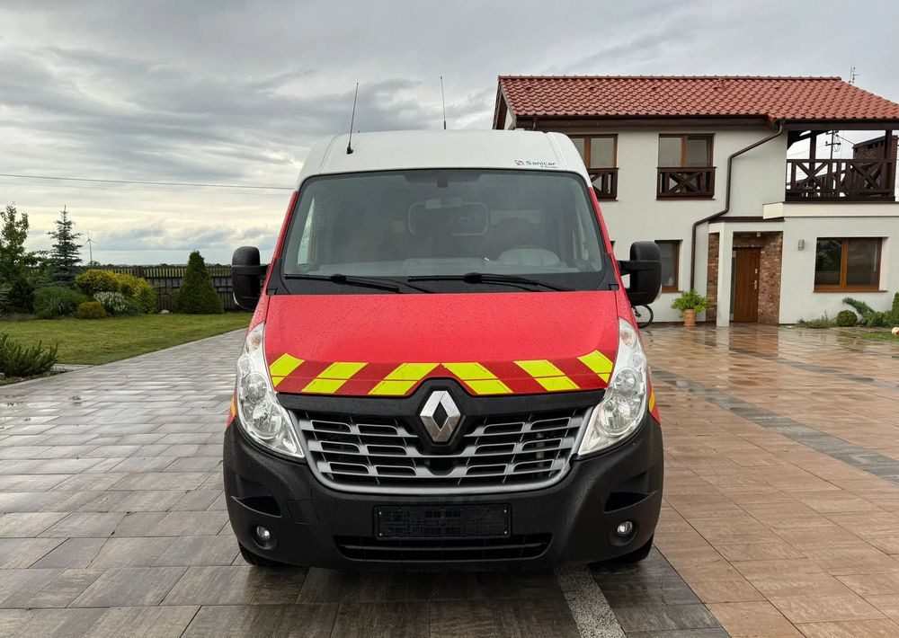 Renault Master - Mentőautó: 2 kép. Renault Master - Mentőautó: 2 kép.