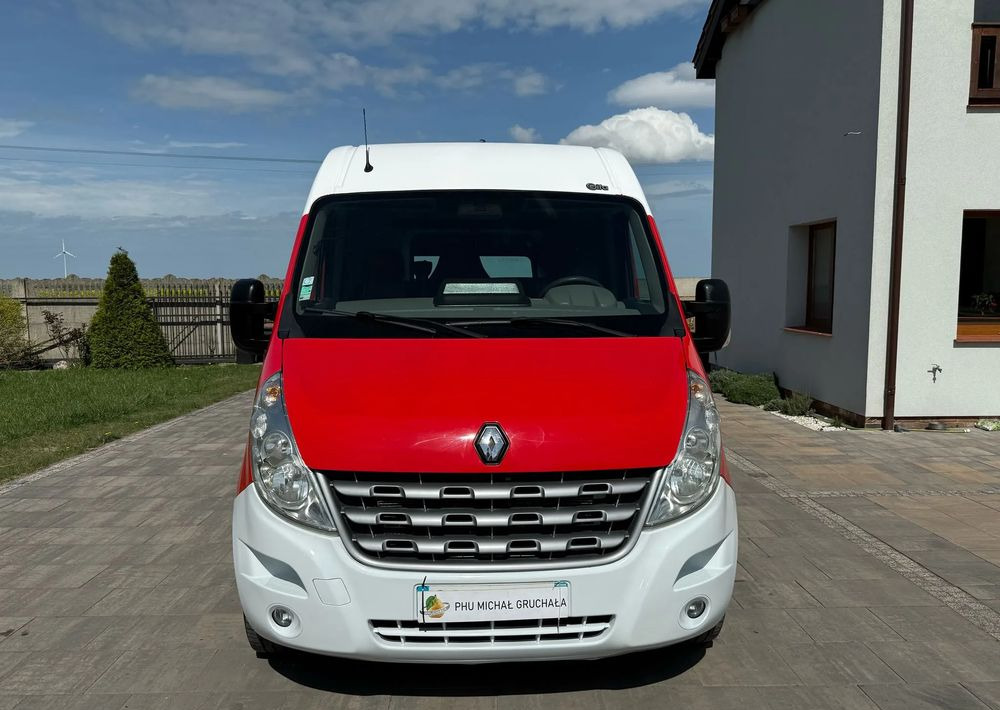 Renault Master - Mentőautó: 2 kép. Renault Master - Mentőautó: 2 kép.