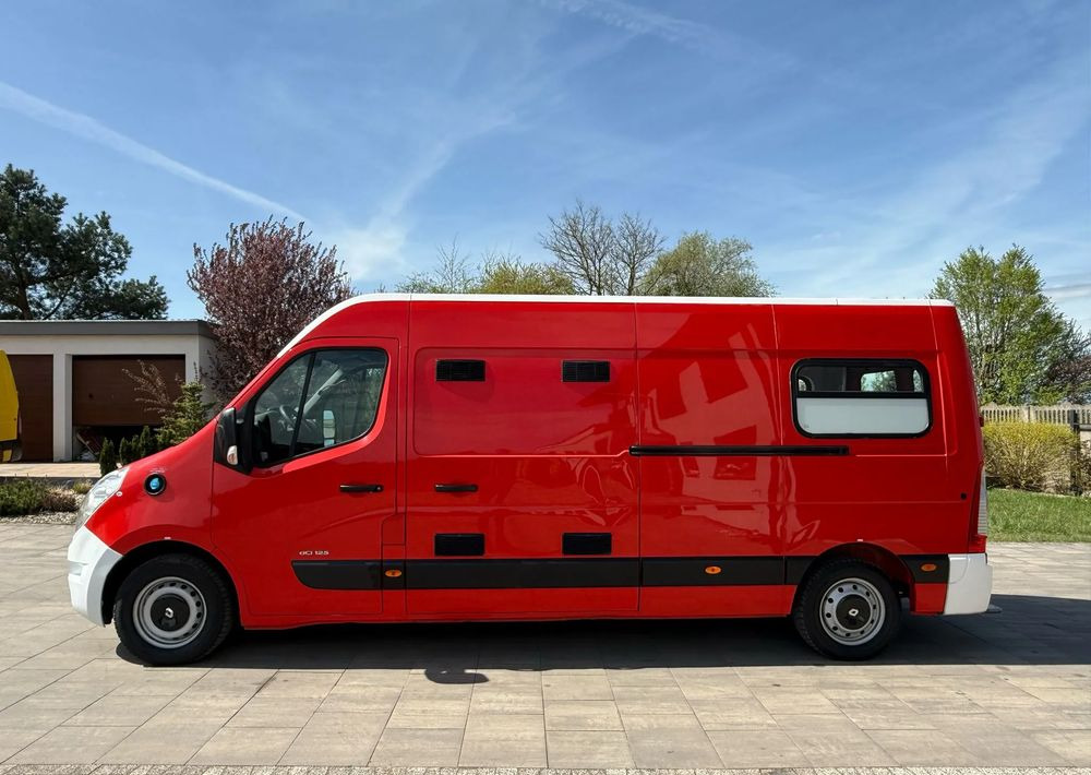 Renault Master - Mentőautó: 5 kép. Renault Master - Mentőautó: 5 kép.