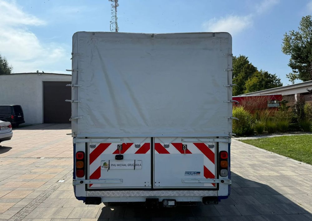 Renault Master - Duplakabinos kisteherautó: 5 kép. Renault Master - Duplakabinos kisteherautó: 5 kép.