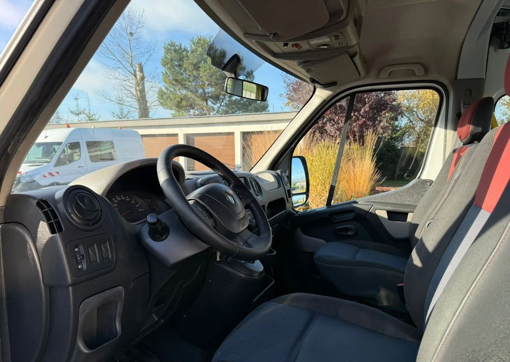 Renault Master - Duplakabinos kisteherautó: 5 kép. Renault Master - Duplakabinos kisteherautó: 5 kép.