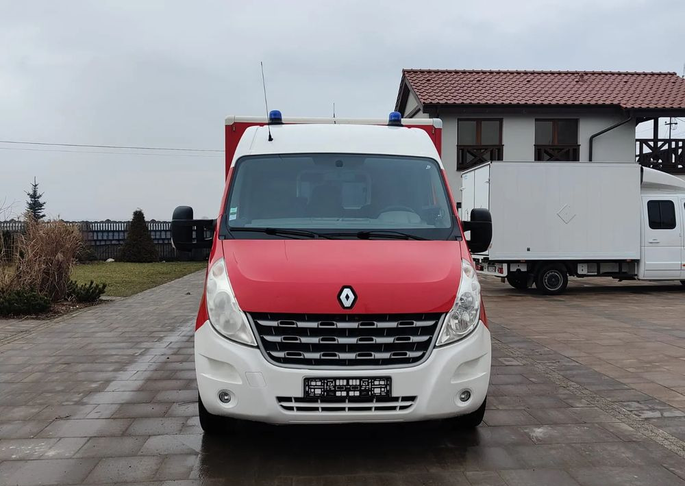 Renault Master - Mentőautó: 2 kép. Renault Master - Mentőautó: 2 kép.