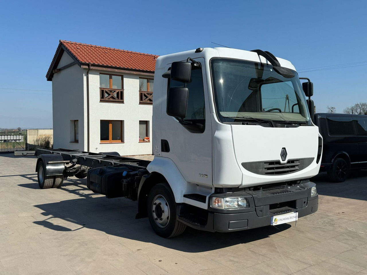 Renault Midlum 220 - Alvaz teherautó: 1 kép. Renault Midlum 220 - Alvaz teherautó: 1 kép.