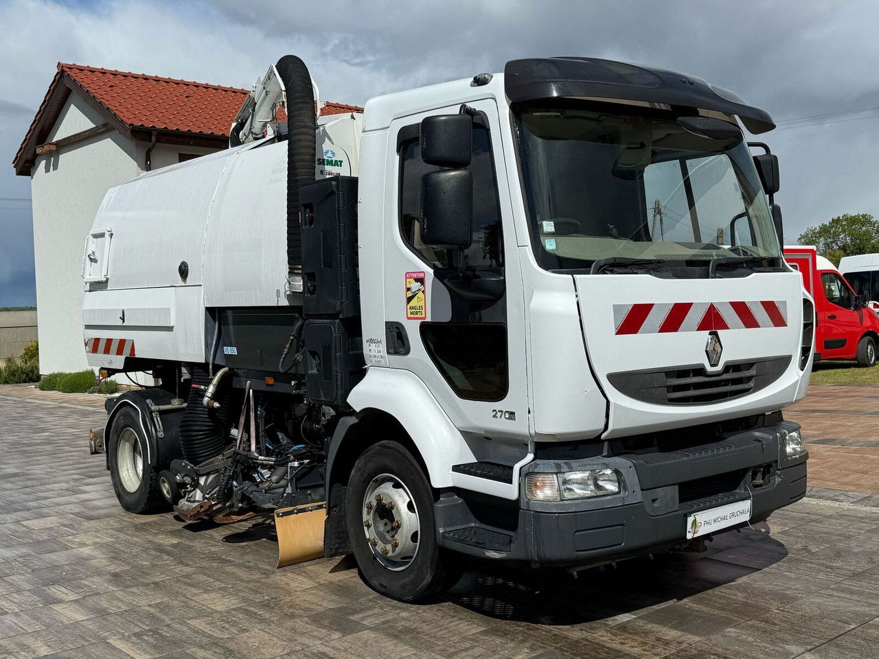 Renault Midlum 270 - Utcaseprő gép: 1 kép. Renault Midlum 270 - Utcaseprő gép: 1 kép.